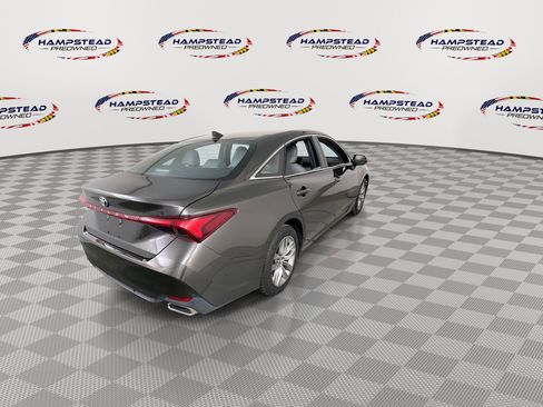 Used 2019 Toyota Avalon XLE image 8