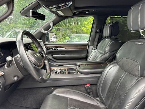 Used 2023 Jeep Grand Wagoneer Series II AWD/4WD image 13