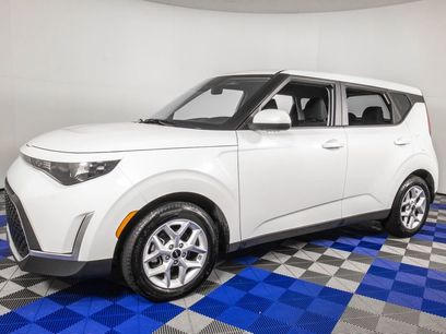 Used 2025 Kia Soul LX w/ LX Technology Package
