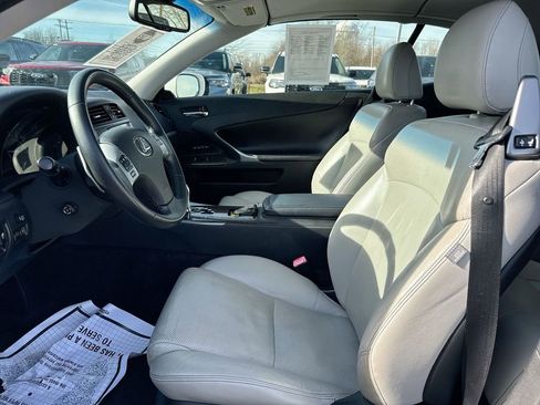 Used 2013 Lexus IS 250C w/ Luxury Pkg image 18