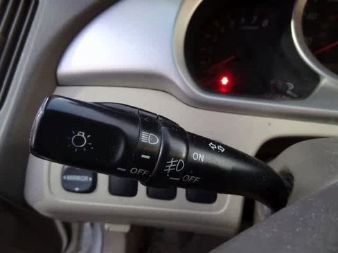 Used 2005 Toyota Highlander 2WD V6 w/ 3rd Row image 15