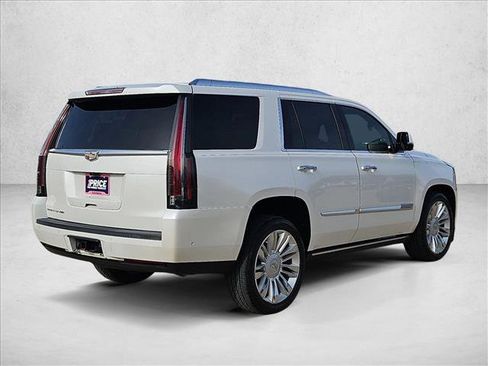 Used 2019 Cadillac Escalade Platinum image 5