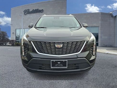 Certified 2022 Cadillac XT4 Luxury w/ Cold Weather Package image 2
