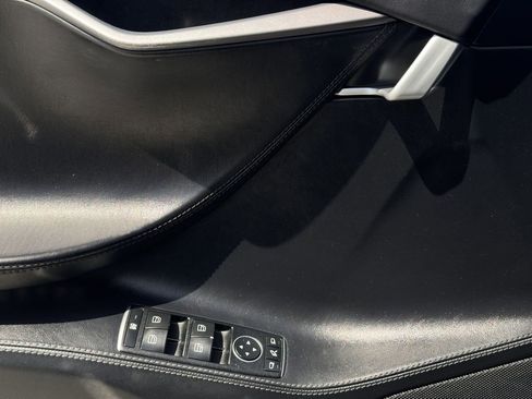 Used 2019 Tesla Model S Performance image 20
