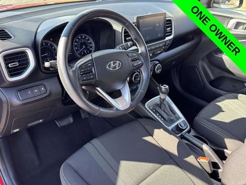 Used 2022 Hyundai Venue SEL image 9