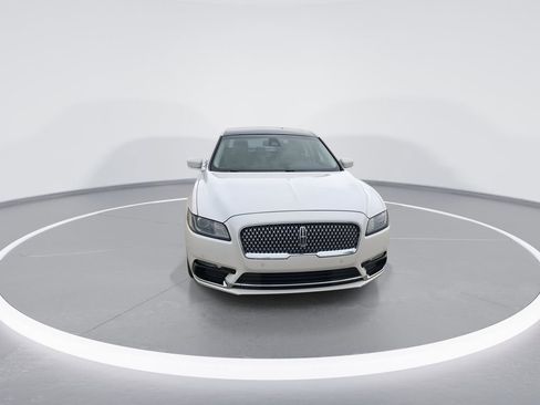 Used 2019 Lincoln Continental Select w/ Continental Climate Package image 3