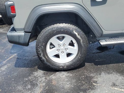 Used 2019 Jeep Wrangler Unlimited Sport AWD/4WD image 5