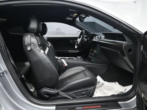 Used 2022 Ford Mustang Shelby GT500 w/ Technology Package RWD image 23