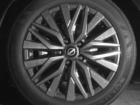 Used 2025 Nissan Altima 2.5 SV FWD image 12