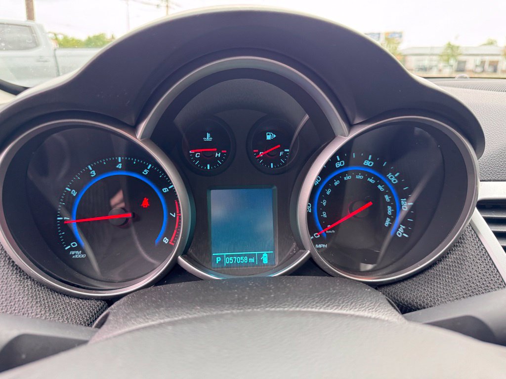 Used 2016 Chevrolet Cruze LT FWD image 15