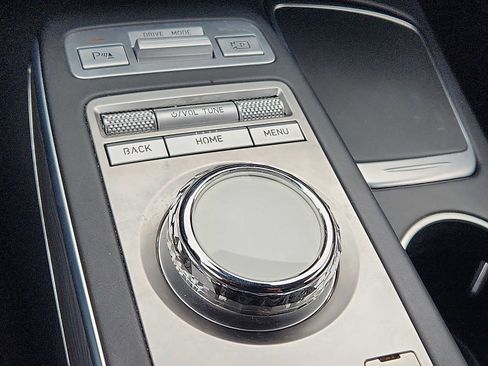 Used 2022 Genesis GV70 2.5T w/ Advanced Package image 24