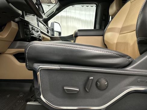 Used 2023 Ford F250 Lariat w/ FX4 Off-Road Package AWD/4WD image 16