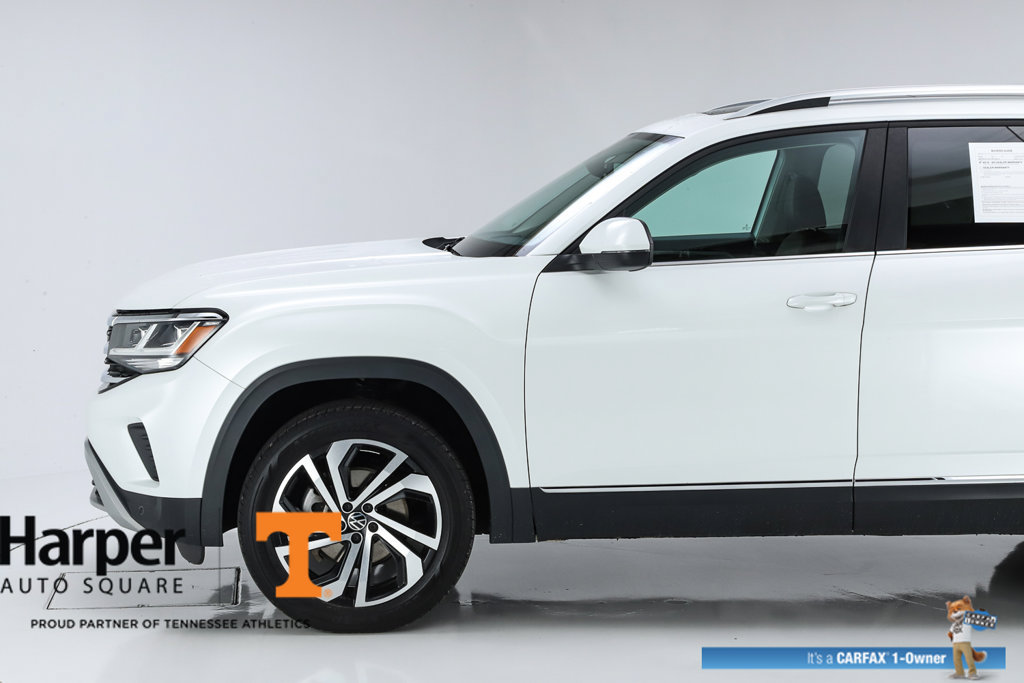 Used 2023 Volkswagen Atlas SEL AWD/4WD image 3