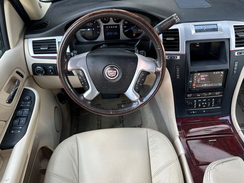 Used 2007 Cadillac Escalade AWD w/ Information Package image 16