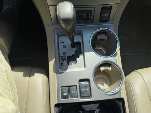 Used 2010 Toyota Highlander SE image 35