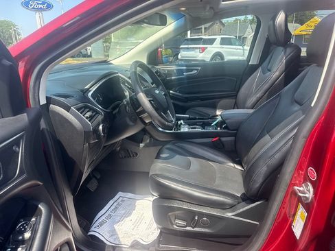 Used 2019 Ford Edge Titanium w/ Equipment Group 301A AWD/4WD image 13