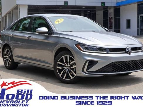 Used 2025 Volkswagen Jetta SE FWD image 1