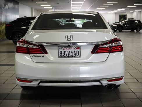 Used 2017 Honda Accord LX image 7