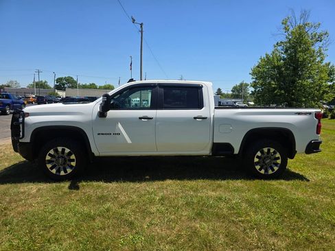 Used 2024 Chevrolet Silverado 2500 Custom w/ Custom Convenience Package AWD/4WD image 4