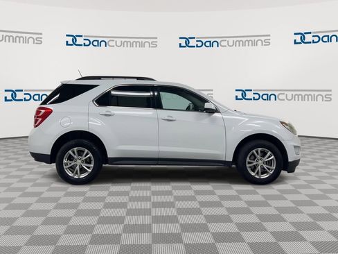 Used 2017 Chevrolet Equinox LT w/ Convenience Package FWD image 9