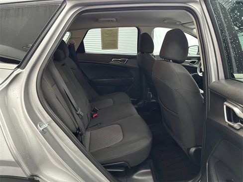 Used 2023 Kia Sportage LX image 15