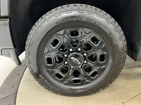 Used 2021 Chevrolet Silverado 2500 LTZ w/ LTZ Plus Package AWD/4WD image 26