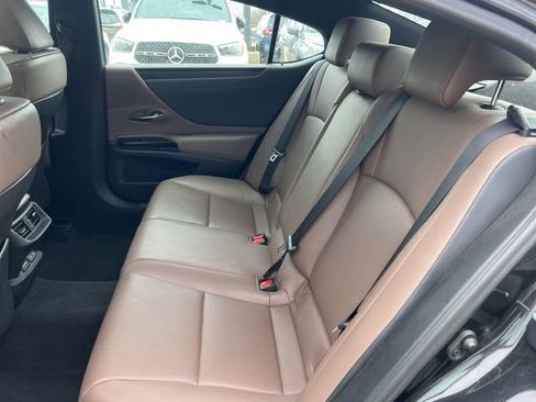 Used 2024 Lexus ES 350 w/ Premium Package FWD image 8
