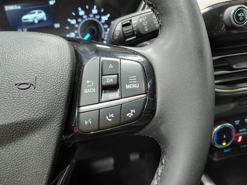 Certified 2022 Ford Escape SE w/ SE Sport Appearance Package image 33