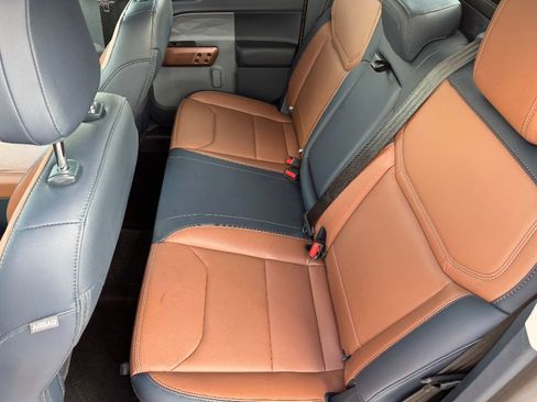 Used 2022 Ford Maverick Lariat w/ Lariat Luxury Package image 12