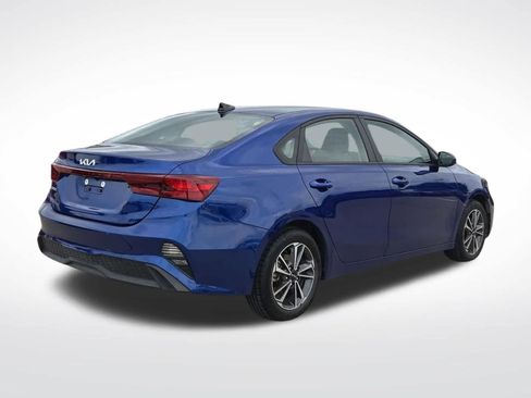 Used 2024 Kia Forte LXS FWD image 7