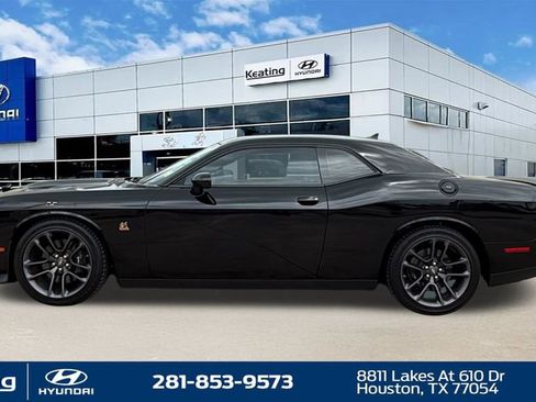 Used 2023 Dodge Challenger R/T Scat Pack RWD image 4