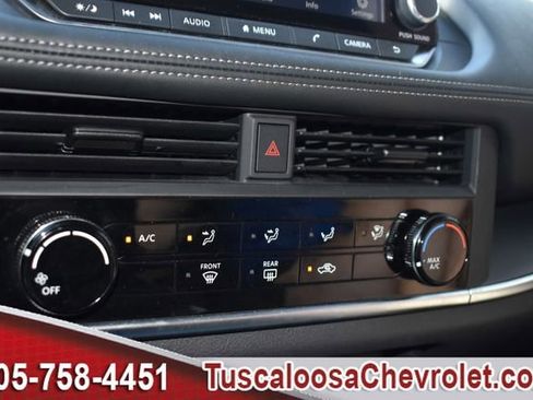 Used 2024 Nissan Rogue S image 32