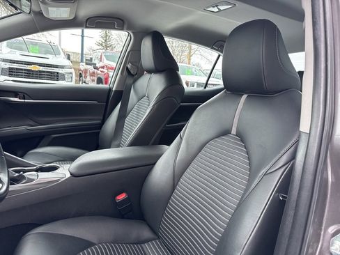 Used 2023 Toyota Camry SE image 12