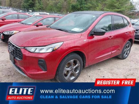 Used 2023 Ford Escape ST-Line w/ Tech Pack #1 AWD/4WD image 4