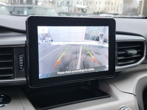 Used 2023 Ford Explorer XLT w/ Equipment Group 202A image 21