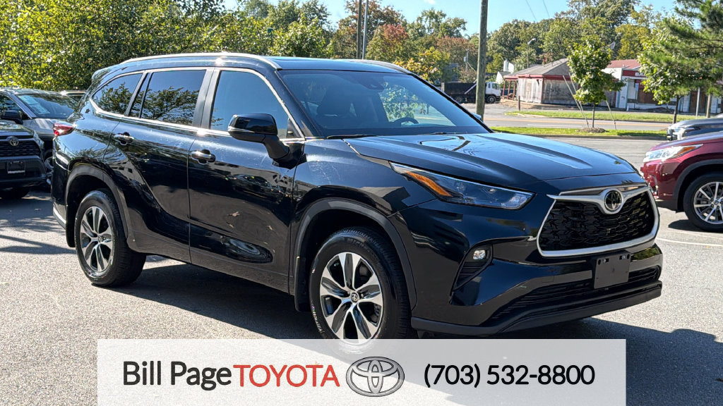Used 2025 Toyota Highlander XLE AWD/4WD image 1