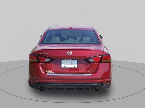 Used 2023 Nissan Altima 2.5 SR w/ SR Premium Package FWD image 4