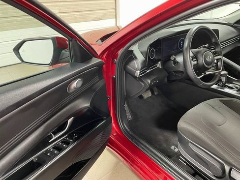 Used 2023 Hyundai Elantra SEL w/ Convenience Package FWD image 13