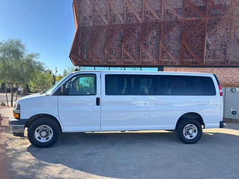 Used 2019 Chevrolet Express 3500 LT w/ LT Preferred Equipment Group RWD image 2