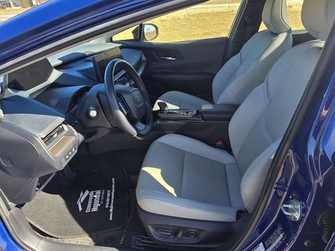 Used 2024 Toyota Prius XLE image 12