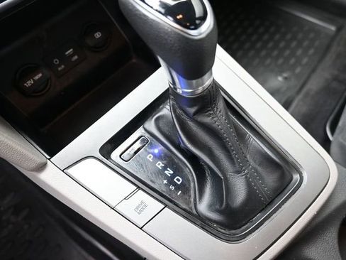 Used 2020 Hyundai Elantra SE w/ Convenience Package (C2) image 34