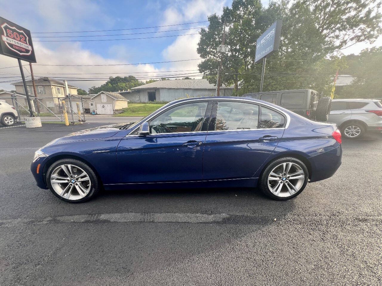 Used 2018 BMW 330i xDrive Sedan w/ Premium Package AWD/4WD image 2