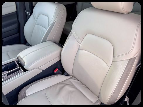 Used 2022 Nissan Pathfinder SL w/ SL Premium Package image 20