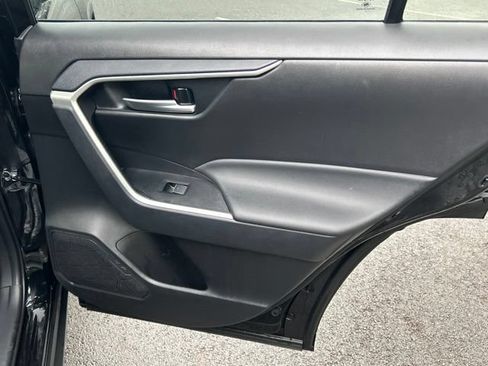 Used 2025 Toyota RAV4 XLE AWD/4WD image 46
