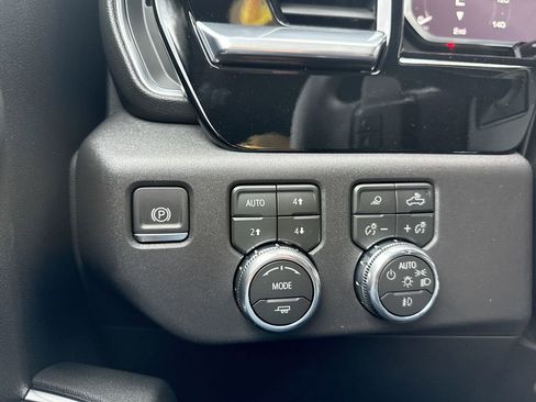 New 2026 GMC Sierra 1500 Elevation w/ Elevation Premium Package AWD/4WD image 18