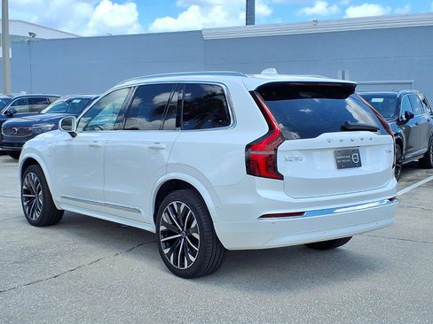 Certified 2025 Volvo XC90 T8 Plus AWD/4WD image 5