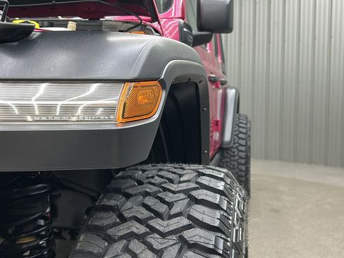 Used 2024 Jeep Wrangler Unlimited image 13