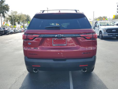 Used 2023 Chevrolet Traverse LT image 8