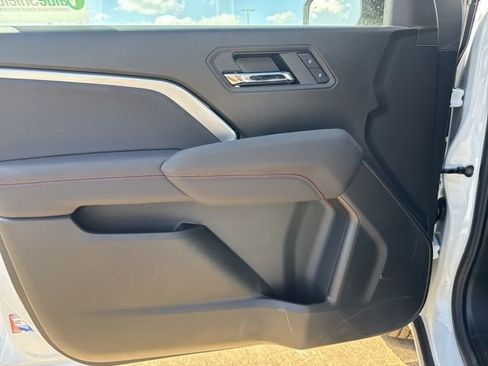 New 2025 Chevrolet Colorado Z71 w/ Midnight Edition image 30