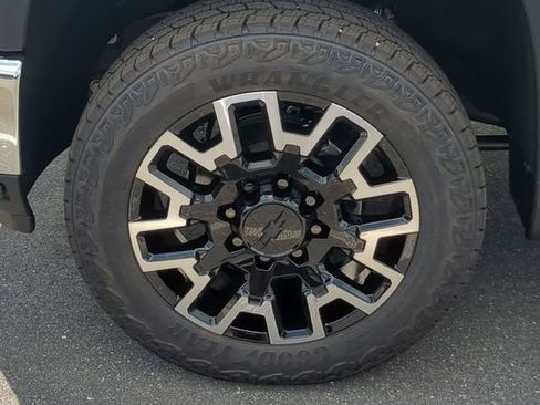 New 2025 Chevrolet Silverado 2500 LTZ w/ LTZ Convenience Package image 12